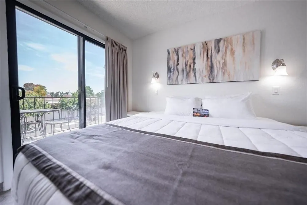 113-Fully Furnished 1Br Suite-Prime Location Scottsdale 0*,